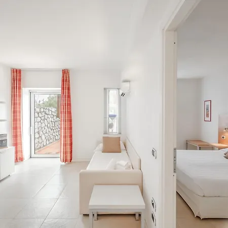 Hotiday Collection - Lejlighedshotel Portoferraio